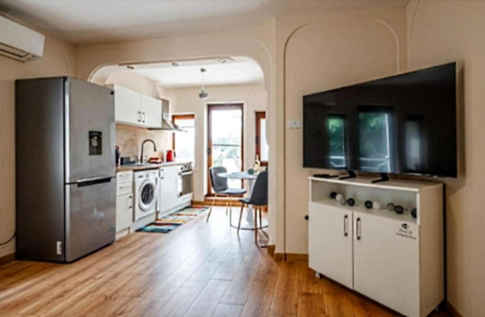 2-Bedroom Flat - Sunny Balcony พลอฟดิฟ ภายนอก รูปภาพ