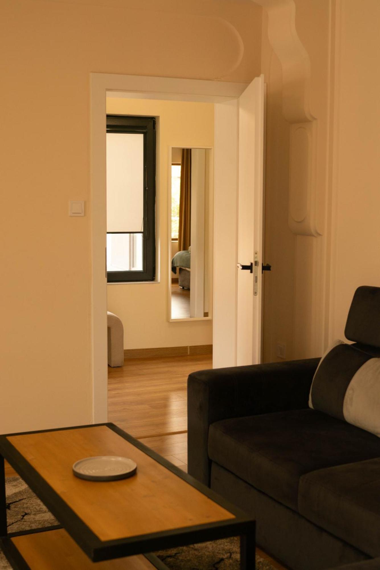 2-Bedroom Flat - Sunny Balcony พลอฟดิฟ ภายนอก รูปภาพ