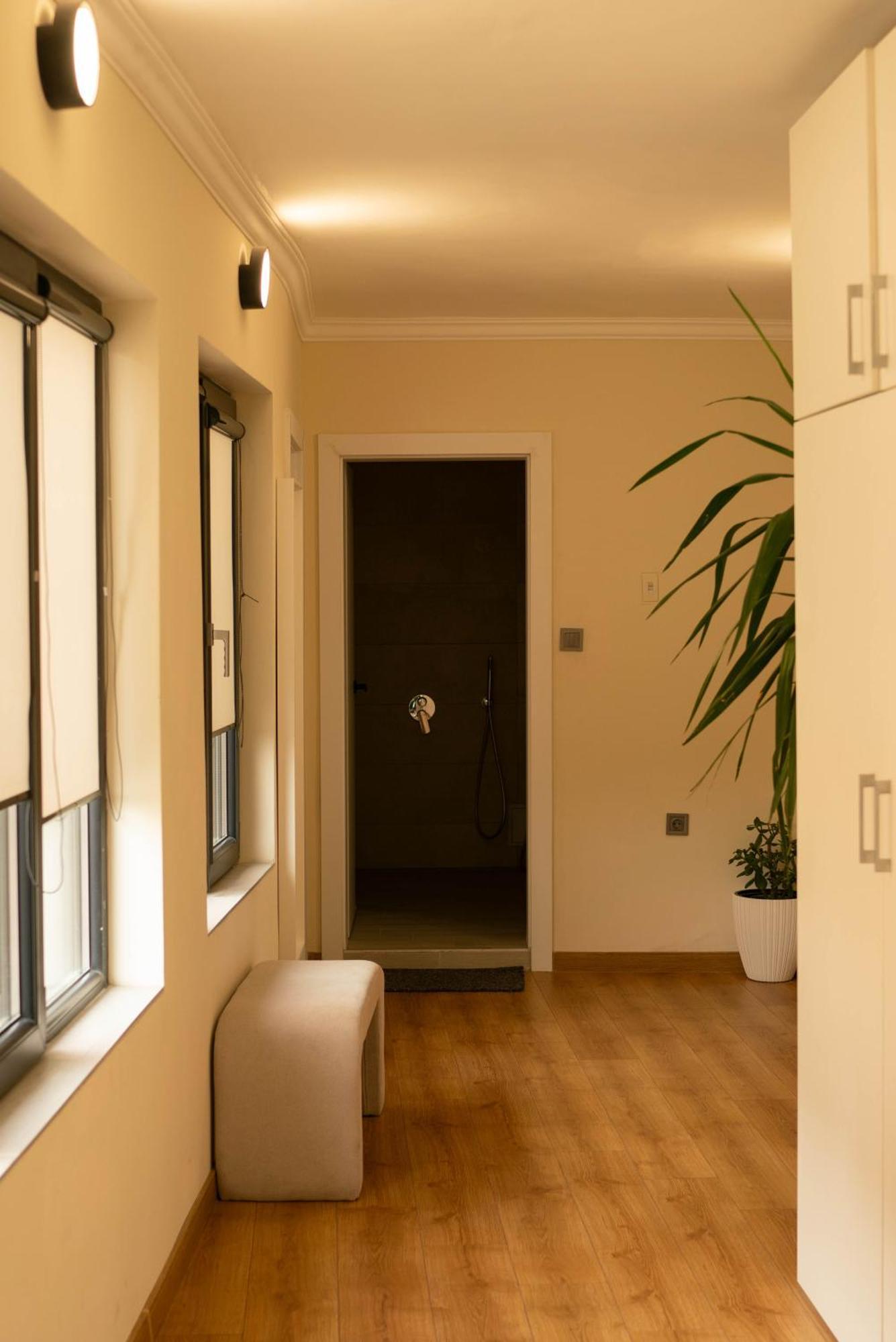 2-Bedroom Flat - Sunny Balcony พลอฟดิฟ ภายนอก รูปภาพ