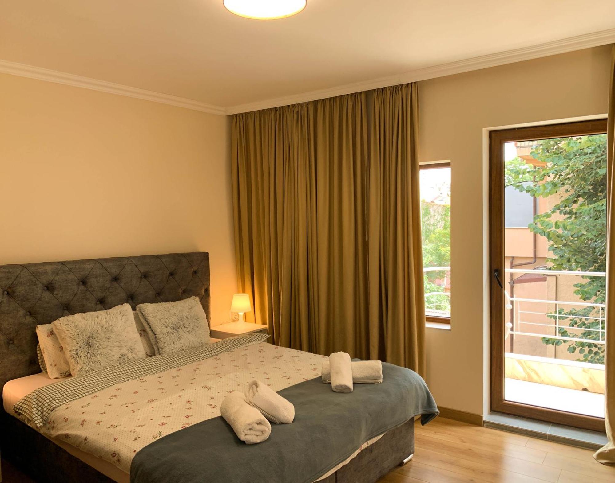 2-Bedroom Flat - Sunny Balcony พลอฟดิฟ ภายนอก รูปภาพ