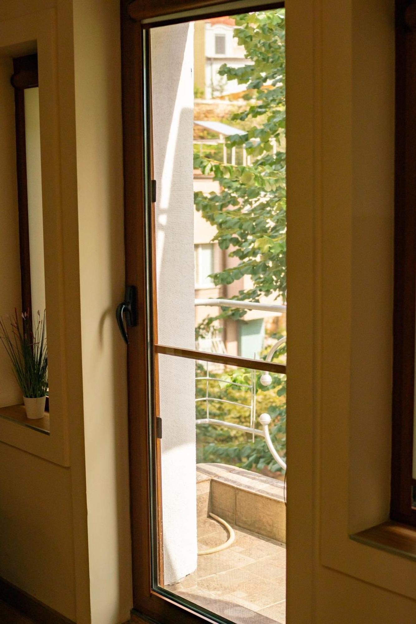 2-Bedroom Flat - Sunny Balcony พลอฟดิฟ ภายนอก รูปภาพ
