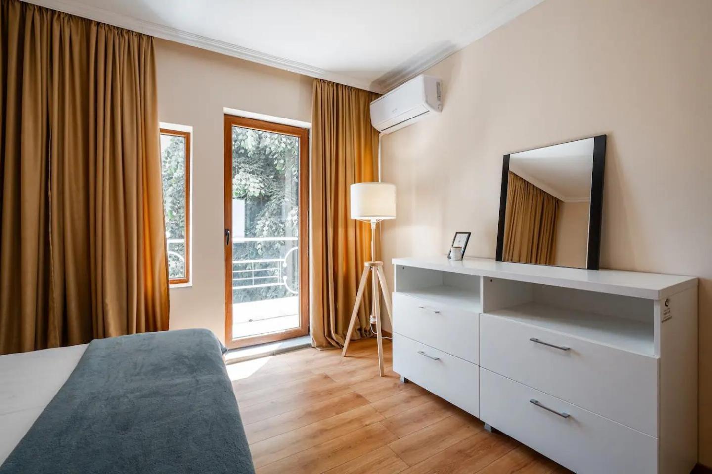 2-Bedroom Flat - Sunny Balcony พลอฟดิฟ ภายนอก รูปภาพ
