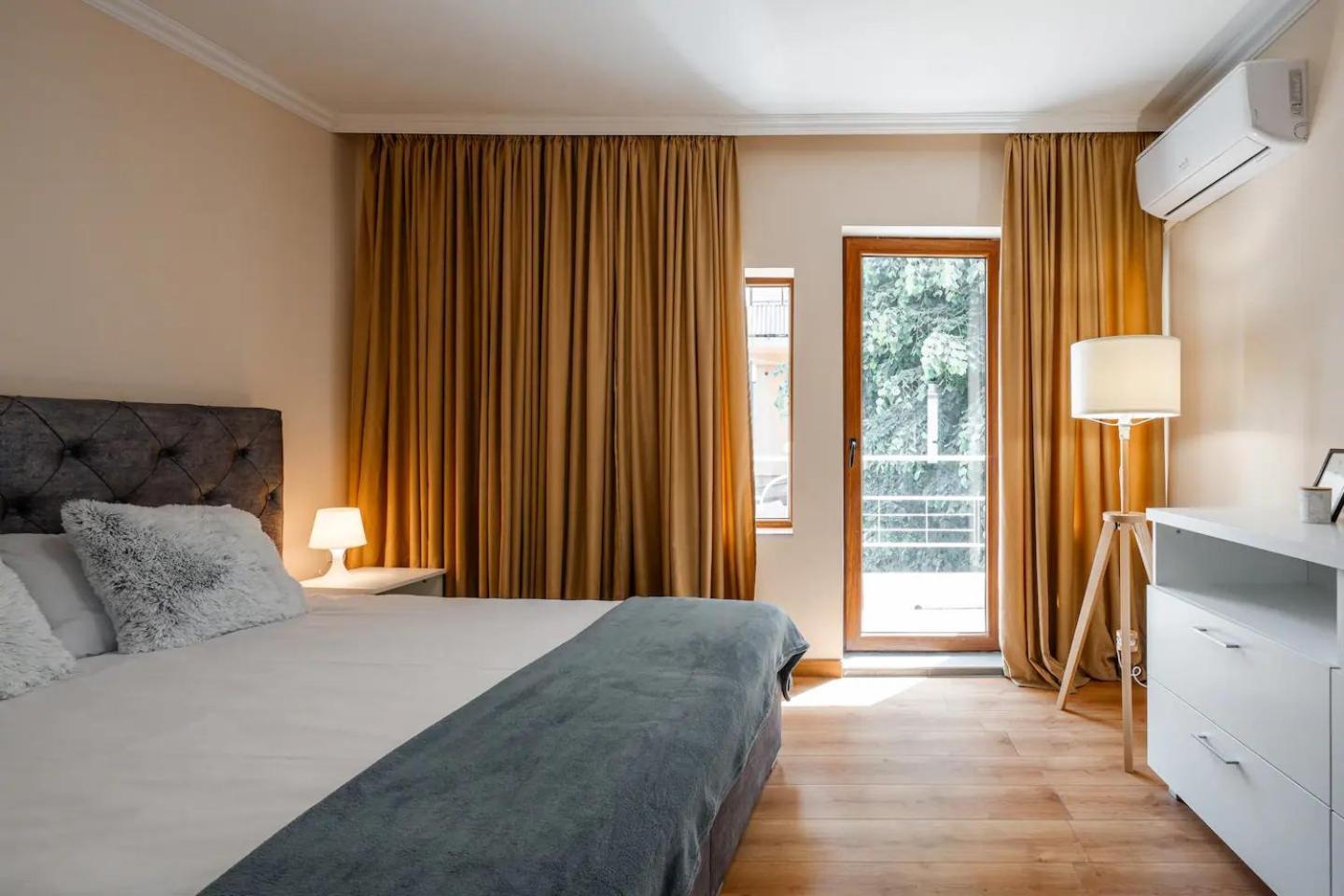 2-Bedroom Flat - Sunny Balcony พลอฟดิฟ ภายนอก รูปภาพ