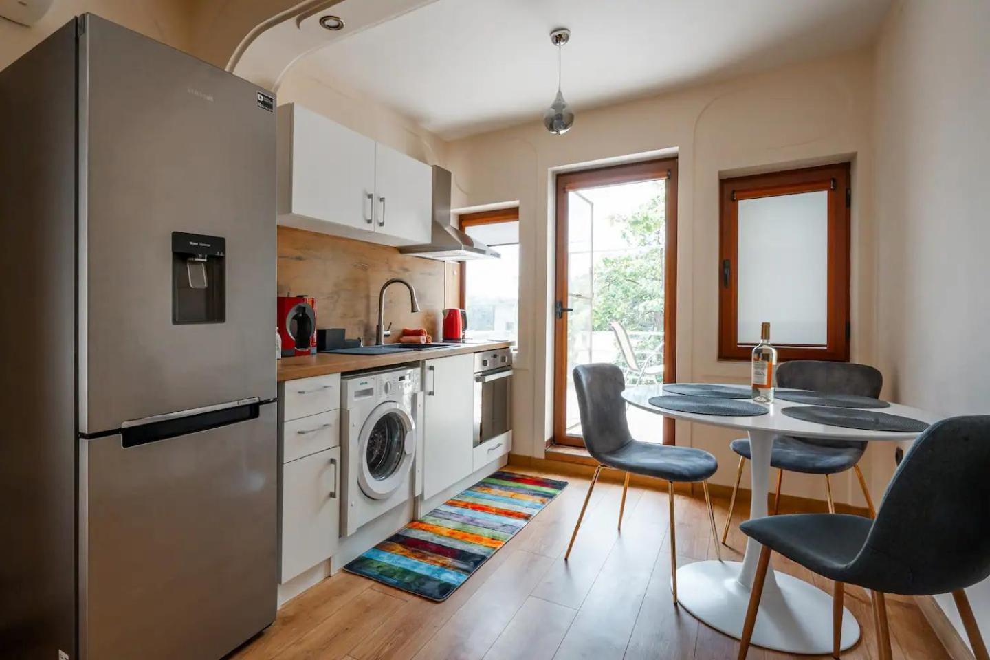 2-Bedroom Flat - Sunny Balcony พลอฟดิฟ ภายนอก รูปภาพ