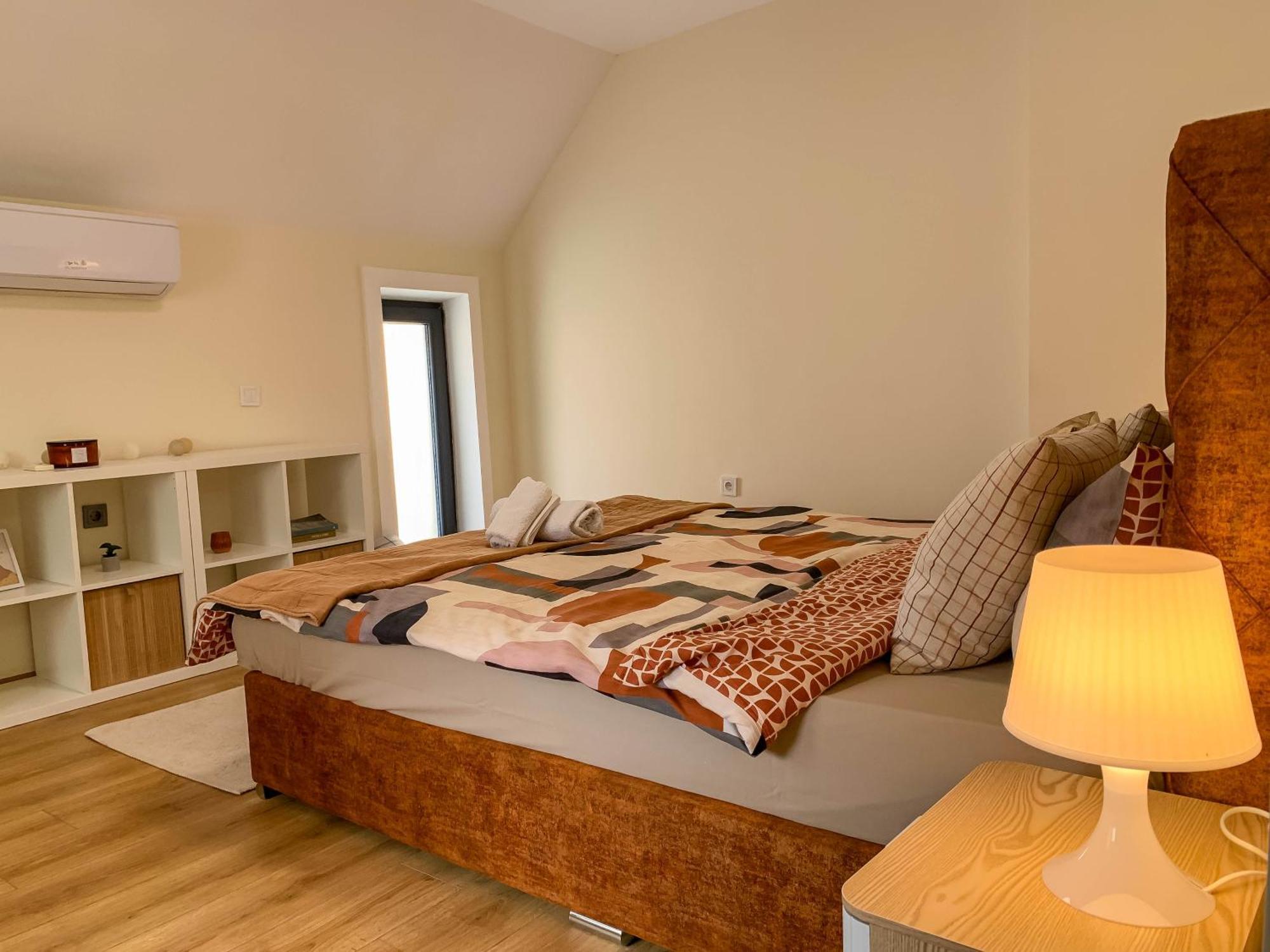 2-Bedroom Flat - Sunny Balcony พลอฟดิฟ ภายนอก รูปภาพ